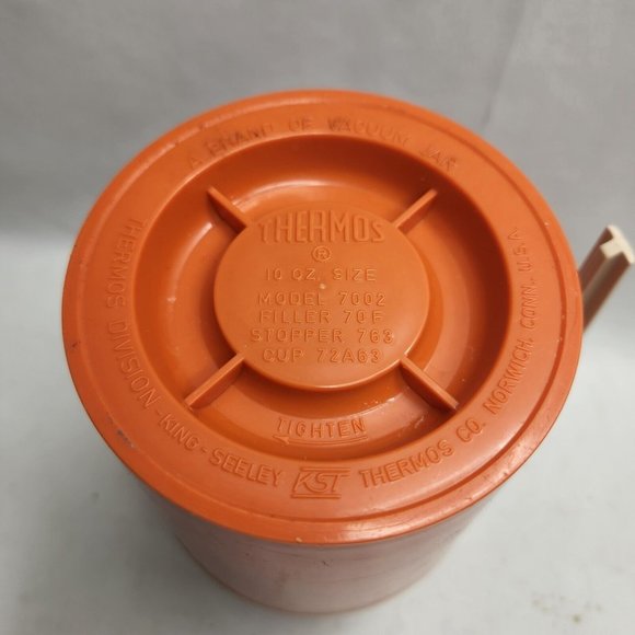 Vintage Thermos Hot or Cold Food Container Gold Model 7002 10 oz. - Picture 4 of 6